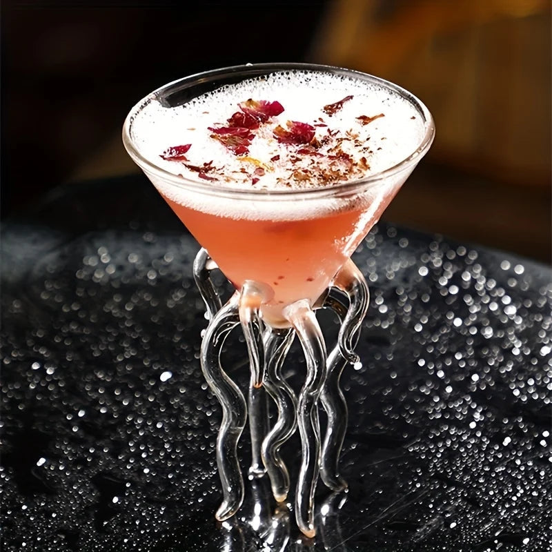 OctoGlaze – Von Oktopus inspiriertes Cocktailglas für einzigartigen Stil
