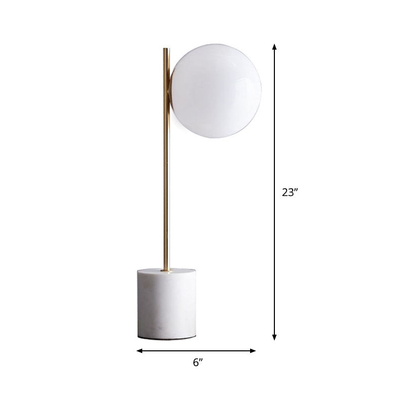 GlowSphere – Moderne Tischleuchte mit Marmorsockel für einzigartige Dekorationen