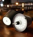 LumiBottle - Moderne LED Flaschenlampe mit schlankem Gestaltung und USB Aufladung