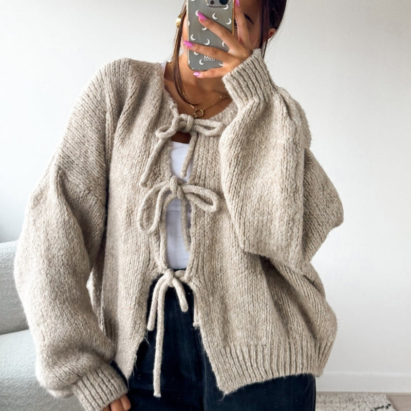 Emilia – Warme Langarm Strickjacke mit lockerer Passform und Rundhalsausschnitt