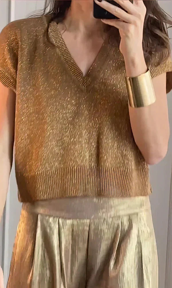 Zehra – Zweiteiliges Set mit kurzärmligem Oberteil mit V Ausschnitt und Hose mit weitem Bein