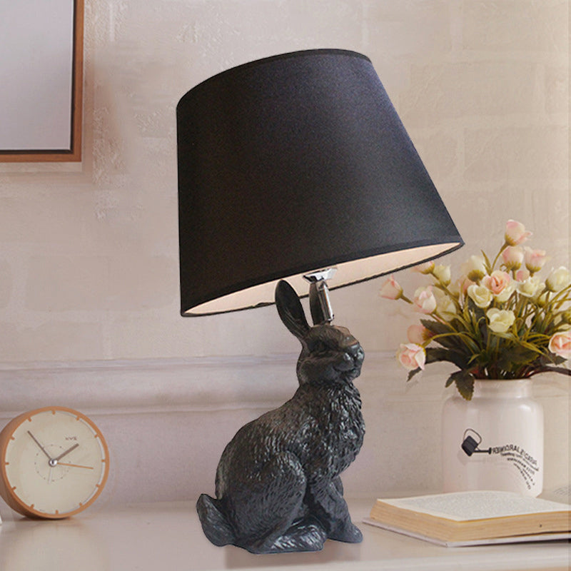 BunnyGlow – Hasen Schreibtischlampe mit tragbarem Schirm für einzigartige Beleuchtung