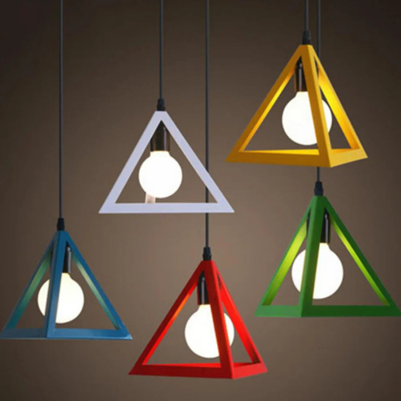 ForgeGlow – Pendelleuchte mit Vintage inspiriertem Dreiecksdesign