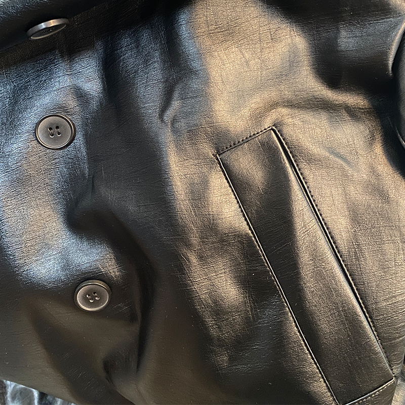 Felix - Lässiger knielanger doppelreihiger Trenchcoat mit langen Ärmeln und Taschen