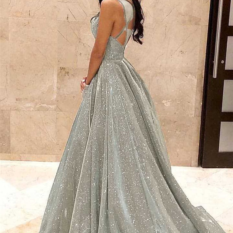 Emma - Modisches Kleid mit tiefem V Ausschnitt und Spaghettiträgern