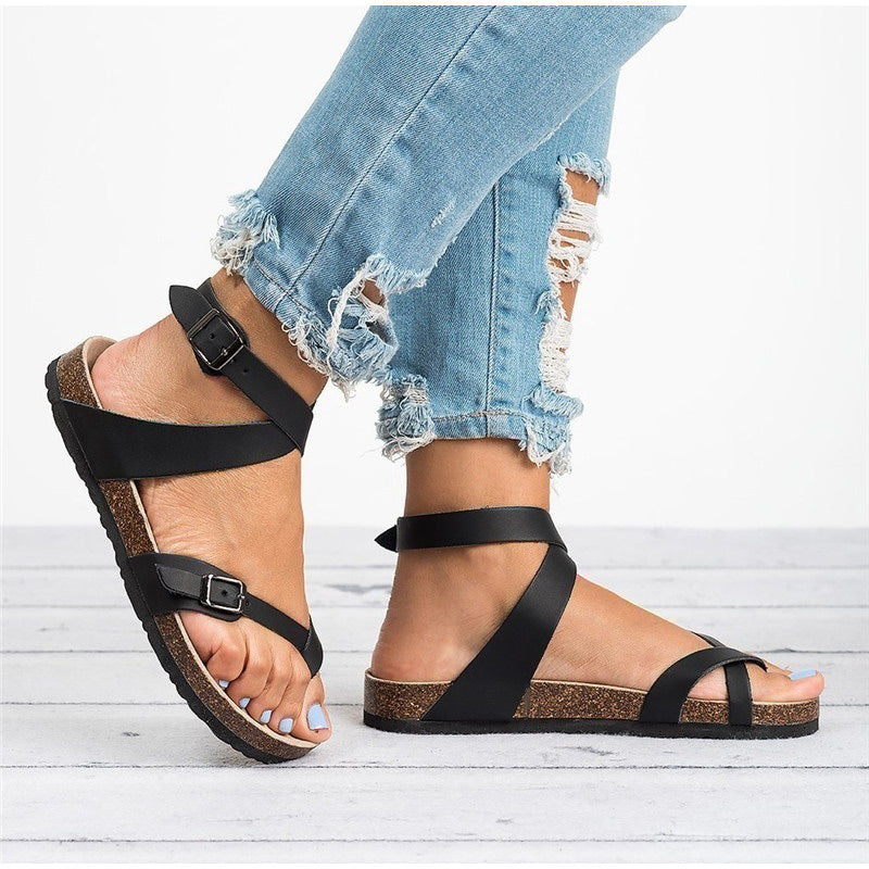 Amira – Gekreuzten Riemen Sandalen mit verstellbarer Schnalle und offener Spitze