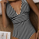 Annika – Lässiger gestreifter Badeanzug mit tiefem V Ausschnitt