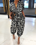 Nora – Bedruckter Jumpsuit mit Knopfleiste und kurzen Ärmeln