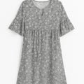 Angelika – Lässiges florales Midikleid mit V Ausschnitt und kurzen Ärmeln
