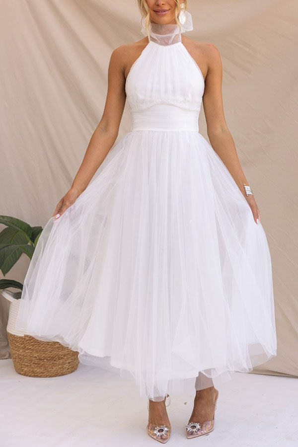 Emma – Stilvolles ärmelloses Kleid mit Neckholder für einen zeitlosen Look