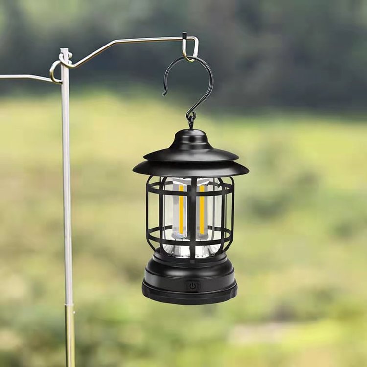 RetroLume - Vintage Kronleuchter mit elegantem Lampenschirm für nostalgische Pendelleuchten