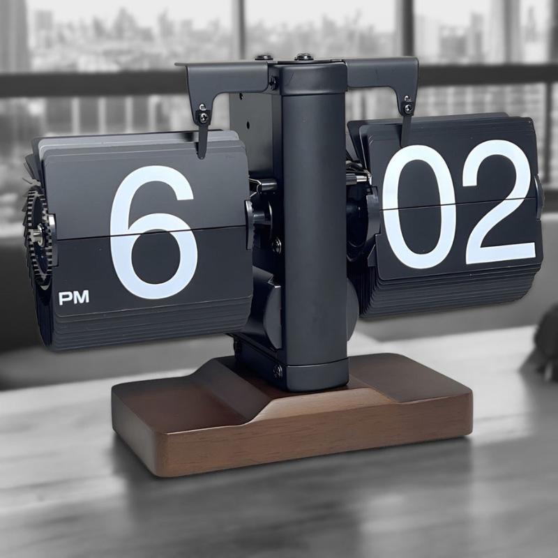 TimeFold – Automatische Umblätteruhr mit geräuschlosem Uhrwerk für einzigartiges Dekor