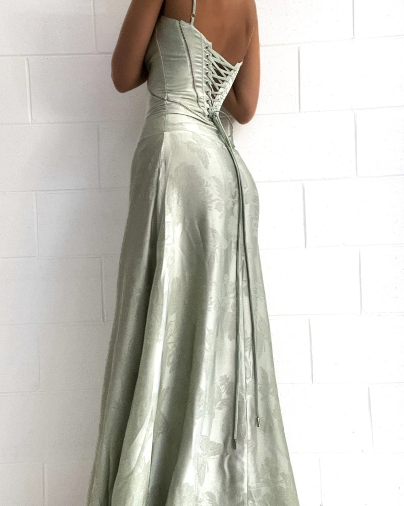Isabel – Stylisches ärmelloses Kleid mit Blumendruck und Spaghettiträgern