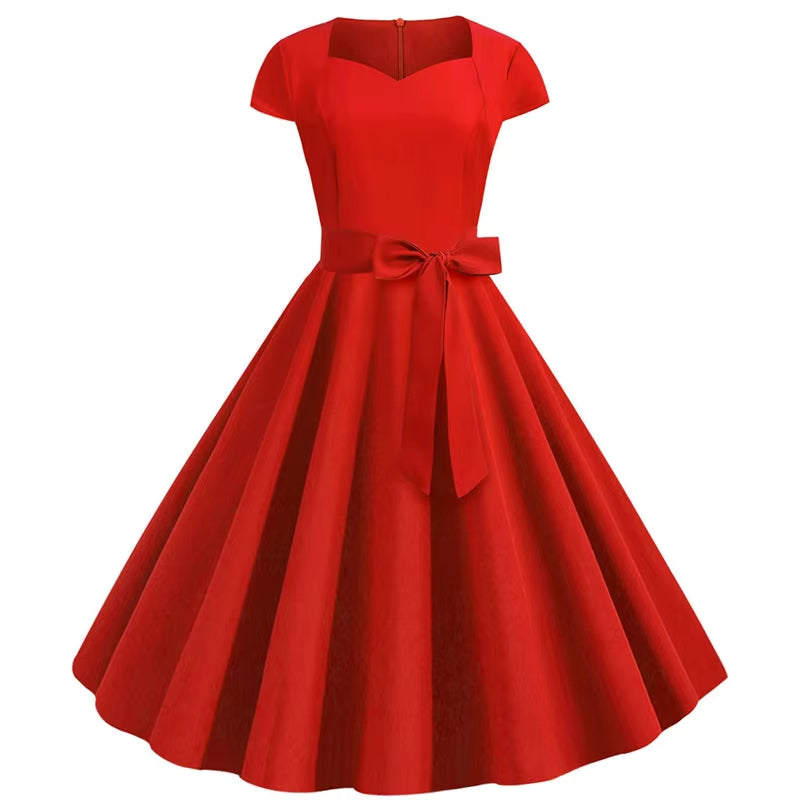 Emilia – Lässiges Kurzarmkleid mit Gürtel in der Taille und taillierter Passform