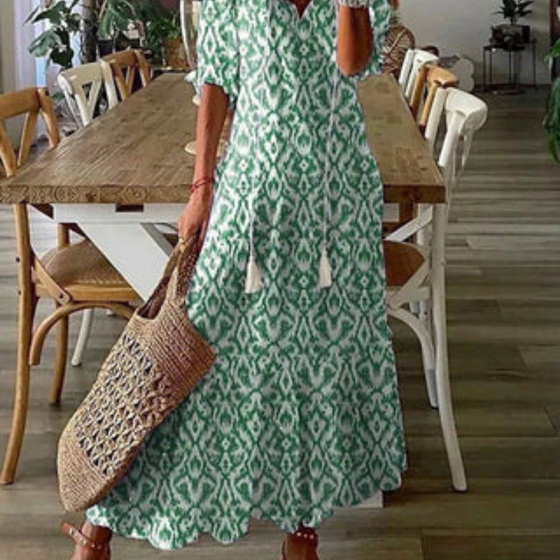 Erika – Lässiges bedrucktes langes Kleid mit V Ausschnitt und kurzen Ärmeln