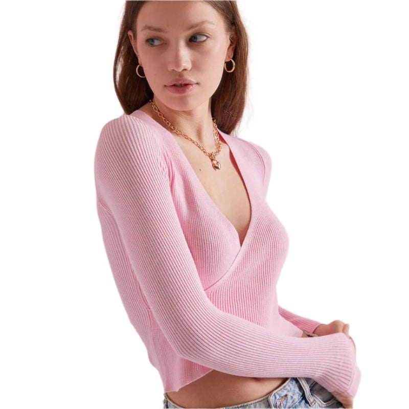 Monika – Schlanke Passform V Ausschnitt Top mit langen Ärmeln und Wickel-Stil