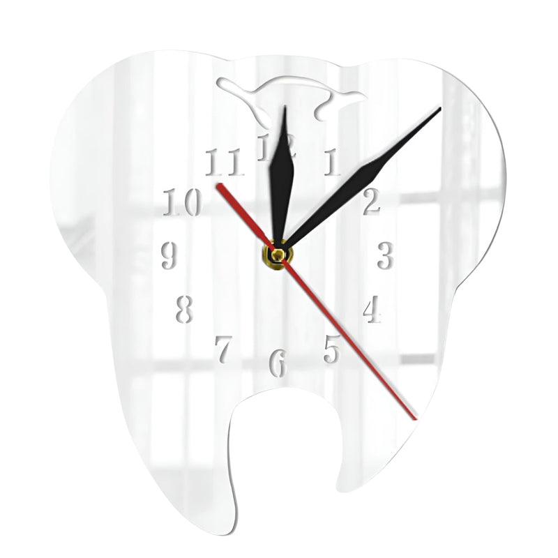 MechLite – Moderne Wanduhr mit reflektierendem Oberflächendesign