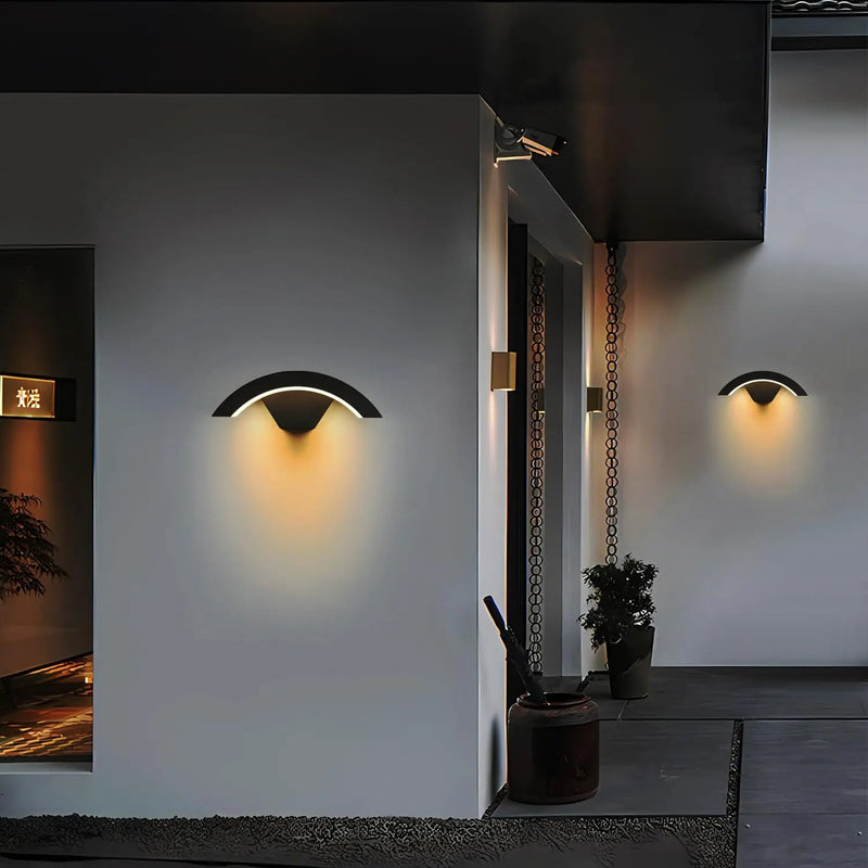 EcoBeam – U förmige Außenwandleuchte mit integrierter LED und wetterfestem Gehäuse