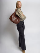 Anna – Umhängetasche mit großem Fassungsvermögen Knopfverschluss und offener Seitentasche