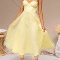 Bente – Modisches rückenfreies Maxikleid mit Spaghettiträgern für einen einzigartigen Look