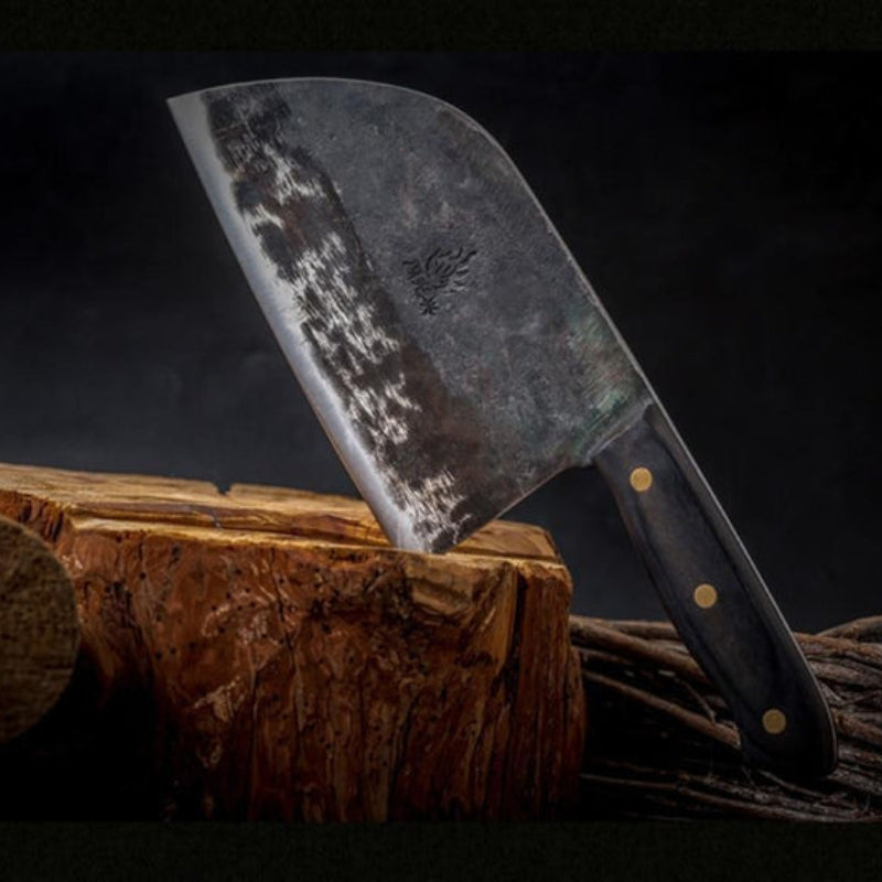 SteelForge – Handgefertigtes Kochmesser mit gebogener Klinge und geschmiedetem Finish