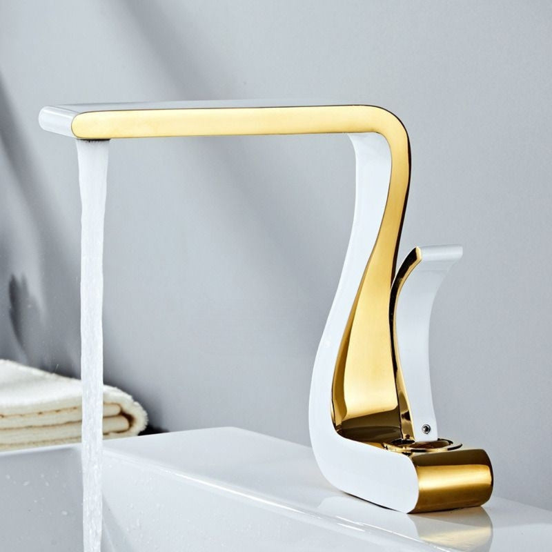 PureTap – Luxuriöser moderner Badezimmerhahn mit elegantem Entwerfen