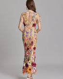 Theresa – Stilvolles Rundhalskleid mit kurzen Ärmeln und gesticktem Entwerfen