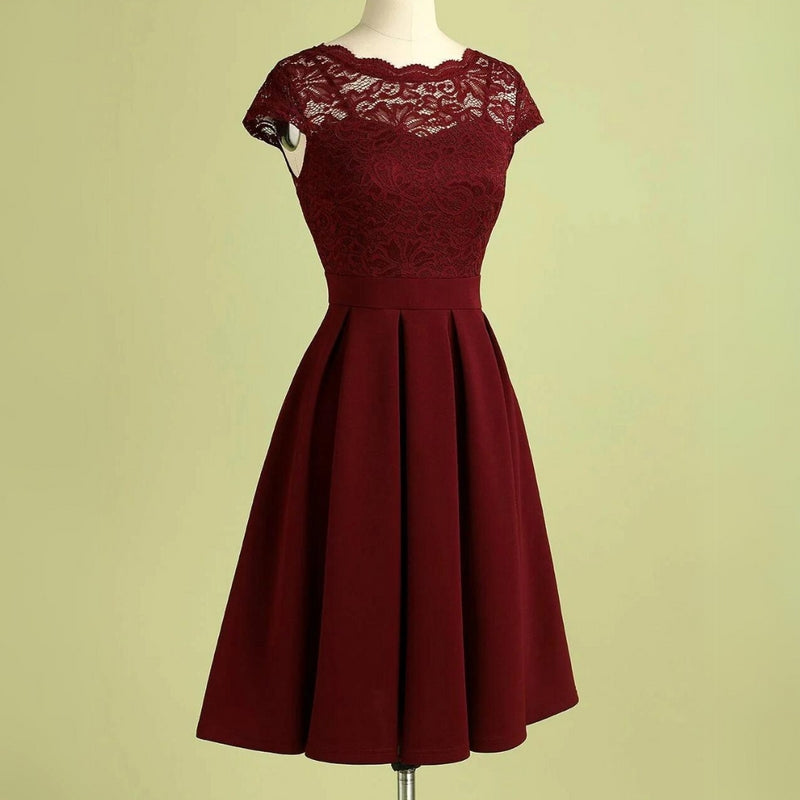 Zohra – Stylisches Midikleid mit Rundhalsausschnitt und eleganter Passform