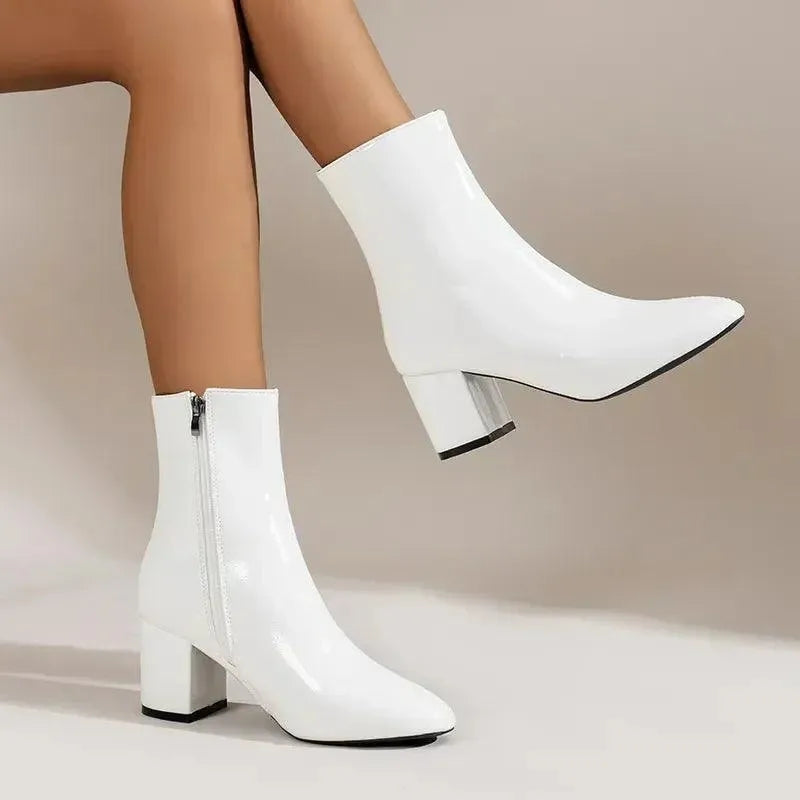 Miriam – Spitz zulaufende Stiefeletten mit seitlichem Reißverschluss und rutschfester Sohle