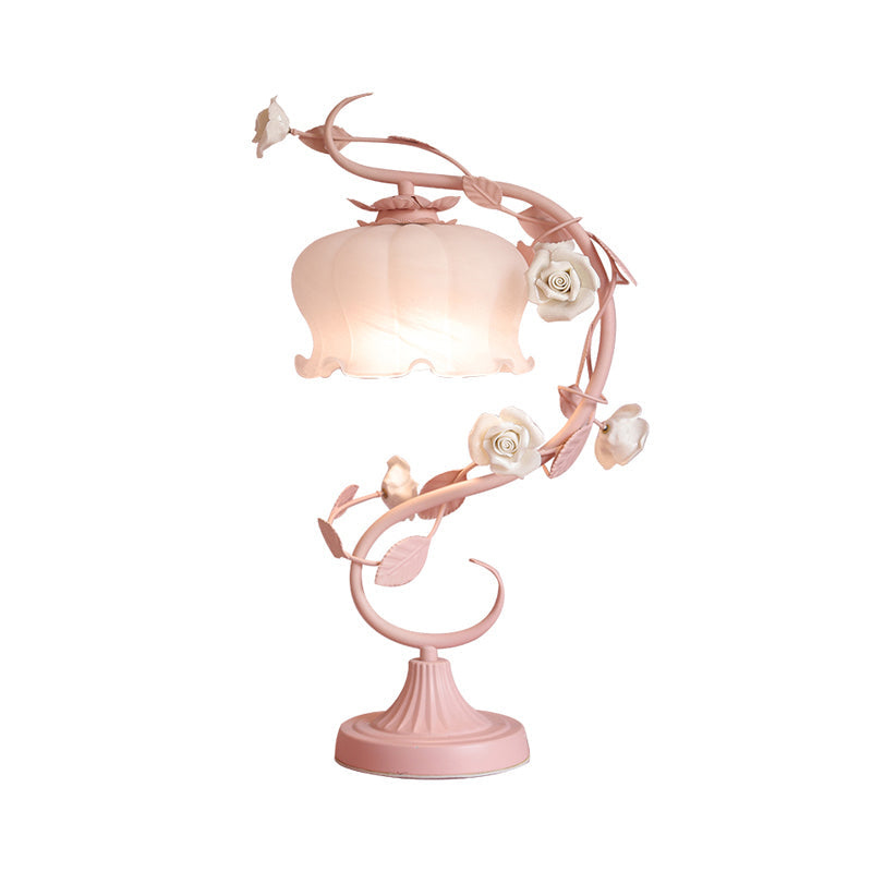 GlowBlossom – Elegante Tischleuchte mit zartem Rosendesign und beruhigendem Licht