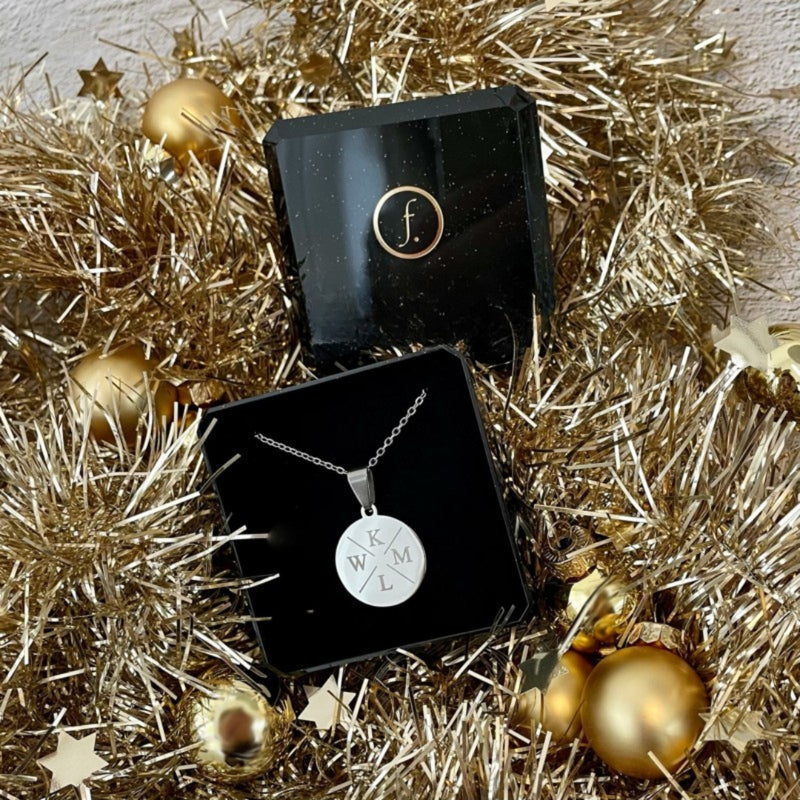 Muttertag – Herzliche Goldkette mit personalisierter Buchstabengravur