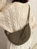 Filippa - Leichte Crossbody Tasche mit verstellbarem Schultergurt und Reißverschluss