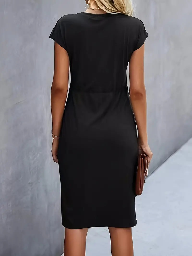 Simone - Stylisches figurbetontes Kleid mit Rundhalsausschnitt
