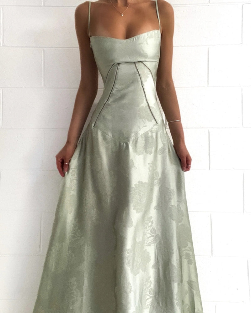 Isabel – Stylisches ärmelloses Kleid mit Blumendruck und Spaghettiträgern