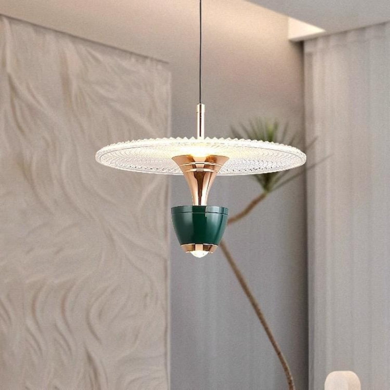 AuraDrop – Pendelleuchte mit elegantem Hängedesign und raffinierten Details