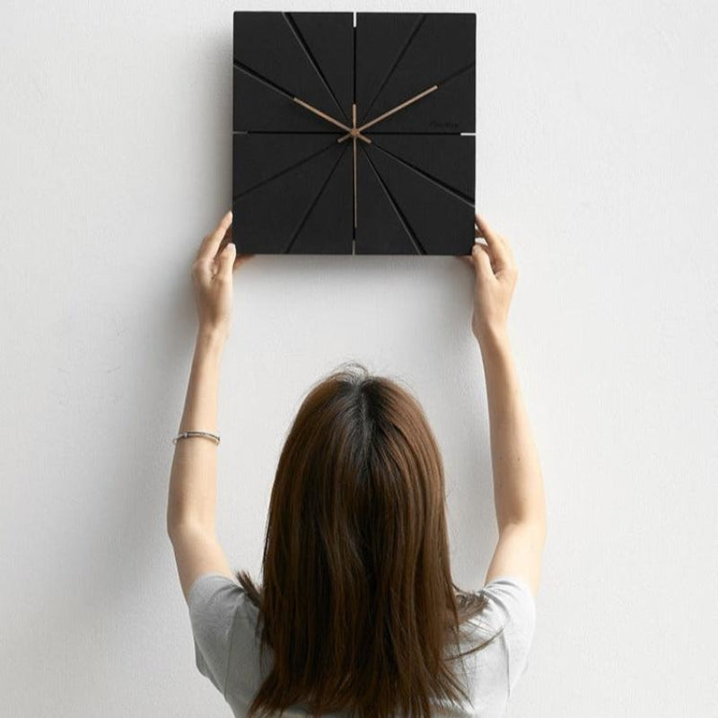 SilentSweep – Elegante Stiller Fegen Wanduhr für zeitlose Dekoration