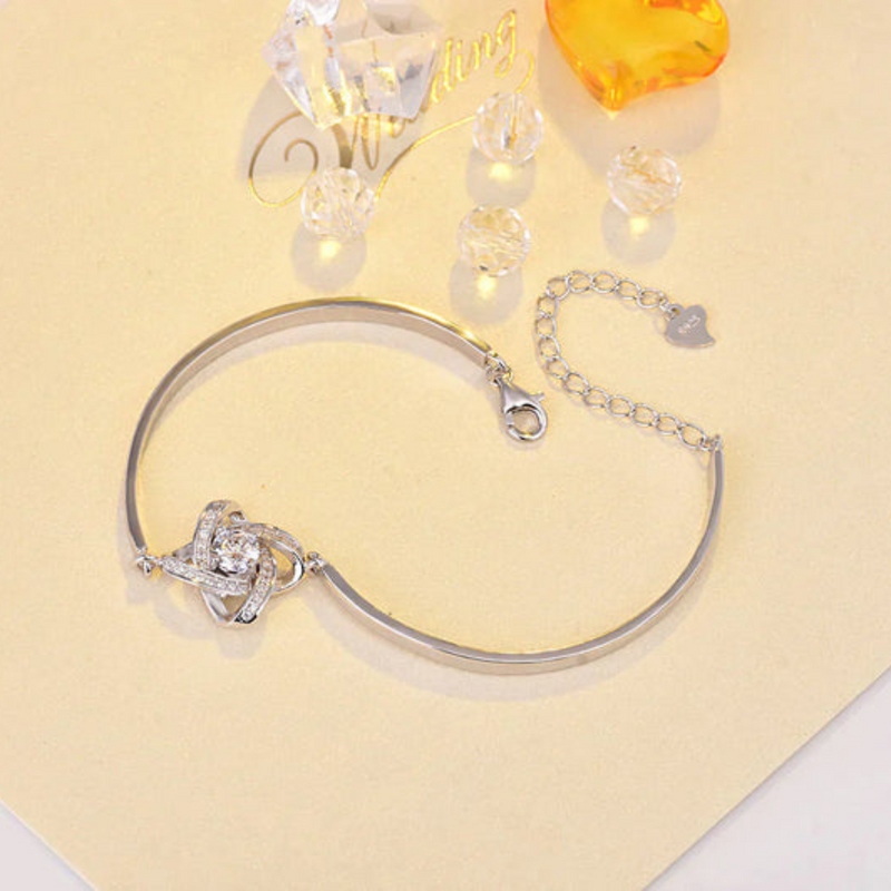 Amara – Stilvolles Armband mit verstellbarer Passform und symbolischem Stil