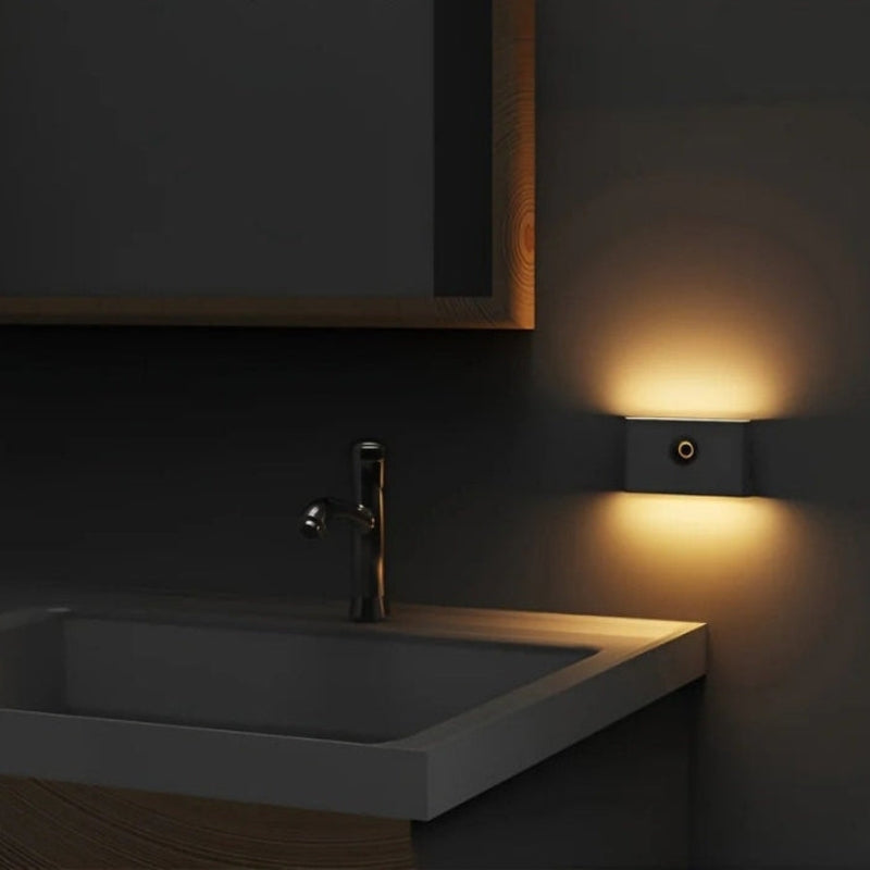 GlowNest - LED Wandleuchte mit Bewegungsmelder und 360° verstellbarem Kopf