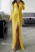 Chloé – Elegantes Plissee-Kleid mit V-Ausschnitt, schmeichelnder Silhouette und fließendem Schnitt