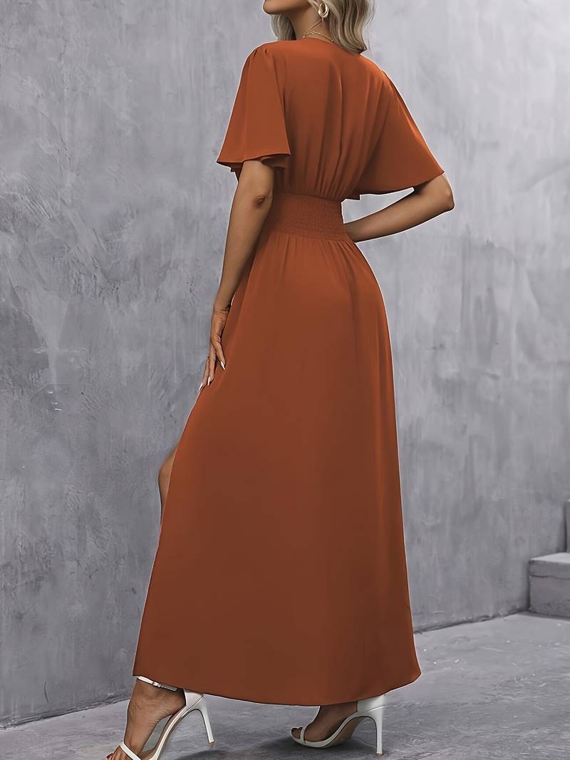 Frieda – Lässiges Kurzarmkleid mit V Ausschnitt plissierter Taille und Seitenschlitz