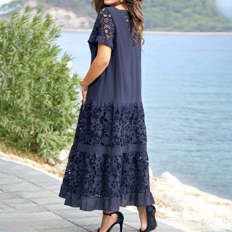 Emma – Elegantes Blumenkleid mit kurzen Ärmeln und Rüschenakzenten