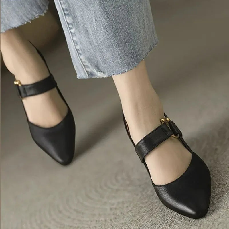 Silvana – Bequeme Schuhe mit spitzer Spitze Absatz Schnallen und rutschfester