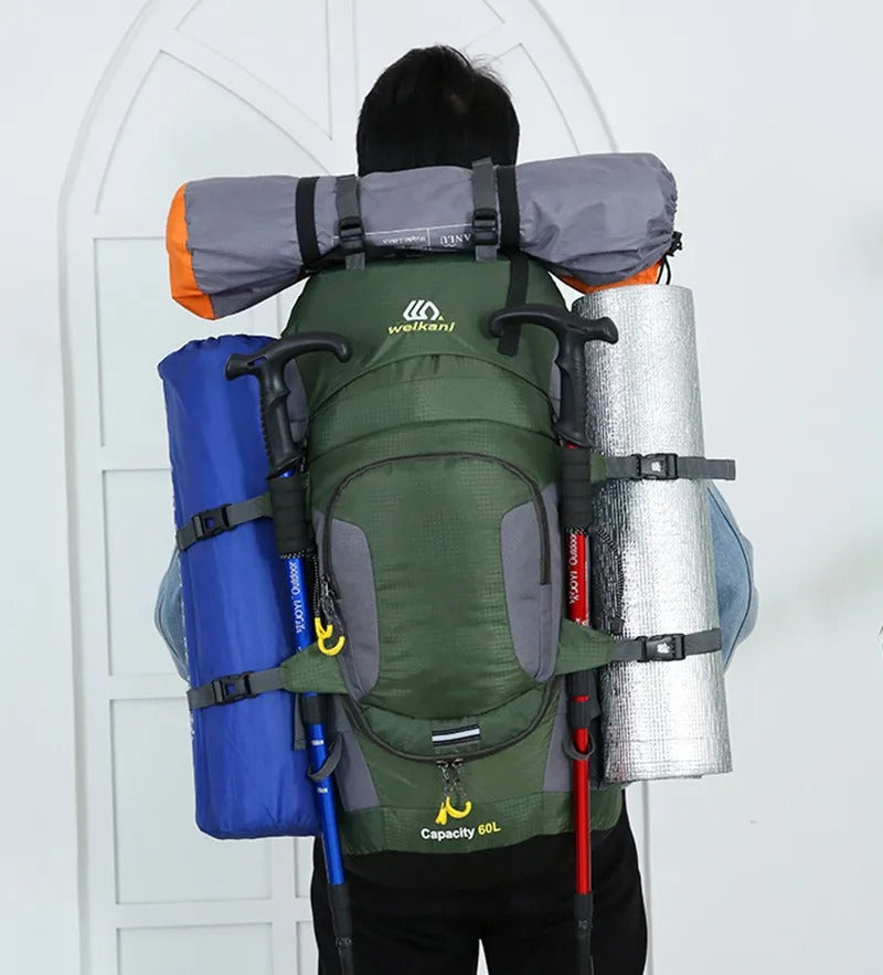 AdventurePro – Großer 60-Liter-Outdoor-Rucksack mit mehreren Taschen und Hüfttasche