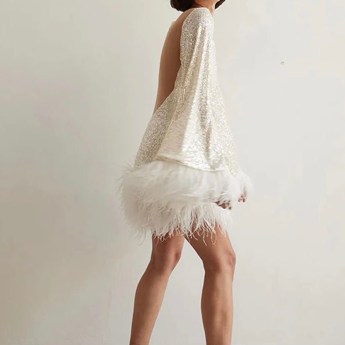 Aylin – Langärmliges Minikleid mit Rundhalsausschnitt und rückenfreiem Entwerfen