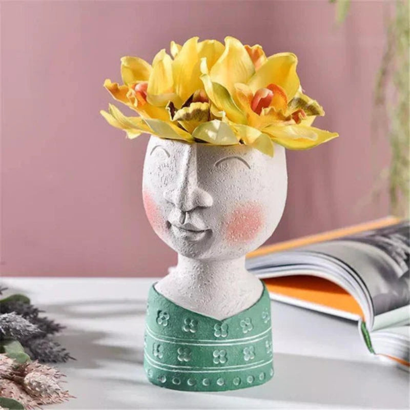 QuirkPot – Kompakter handgefertigter Übertopf mit verspieltem Gesicht und charmantem Design