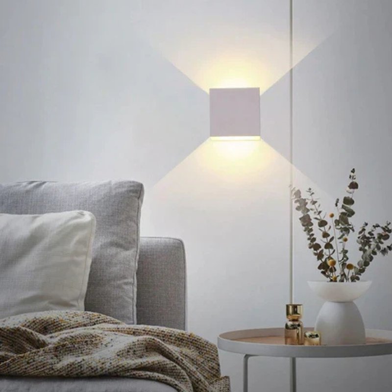 GlowEdge - Moderne quadratische Wandleuchte mit einstellbaren Licht und wiederaufladbarem Gestaltung