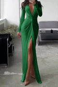 Chloé – Elegantes Plissee-Kleid mit V-Ausschnitt, schmeichelnder Silhouette und fließendem Schnitt