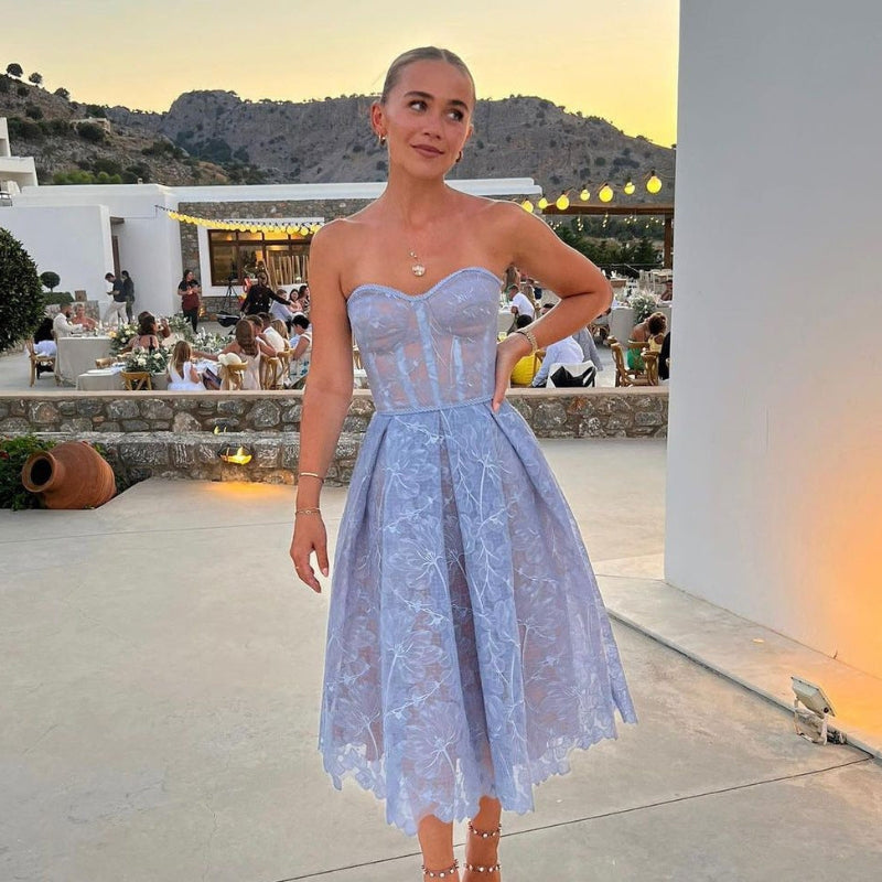 Sophia – Elegant geschnittenes ärmelloses Midikleid mit stylischem Look