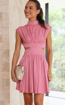 Alisa – Stilvolles ärmelloses Plissee Minikleid mit Ausgeschnitten Entwerfen