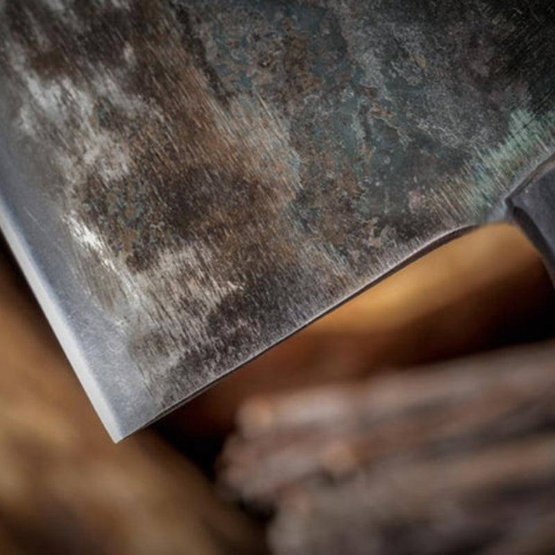 SteelForge – Handgefertigtes Kochmesser mit gebogener Klinge und geschmiedetem Finish
